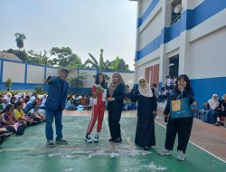 Wartawan PWI Kota Depok  Memberikan Ilmunya Kepada   Siswa-Siswi  Baru SMPN 30