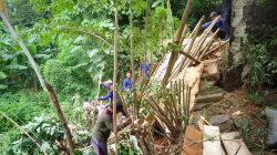 Turap Longsor Kampung Banjaran Pucung Kelurahan Cilangkap Diperbaiki