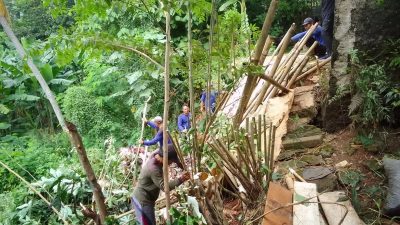 Turap Longsor Kampung Banjaran Pucung Kelurahan Cilangkap Diperbaiki