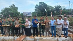 Panen Cabe Kriting di Program urban farming di lahan tidur Kota Depok