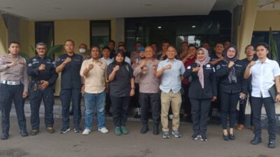 PWI dan IJTI Beri Pelatihan Kehumasan Jajaran Polrestro Depok